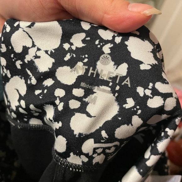 ATHLETA PAINT SALUTATION 7/8 LEGGINGS - Picture 4 of 6
